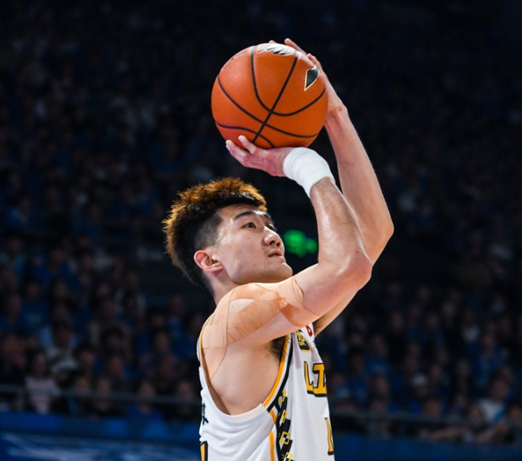 转折点！广厦男篮再遭质疑；NBA季后赛国际比赛日攻防权衡；赛场秩序良好；资深球员宣示担当的简单介绍