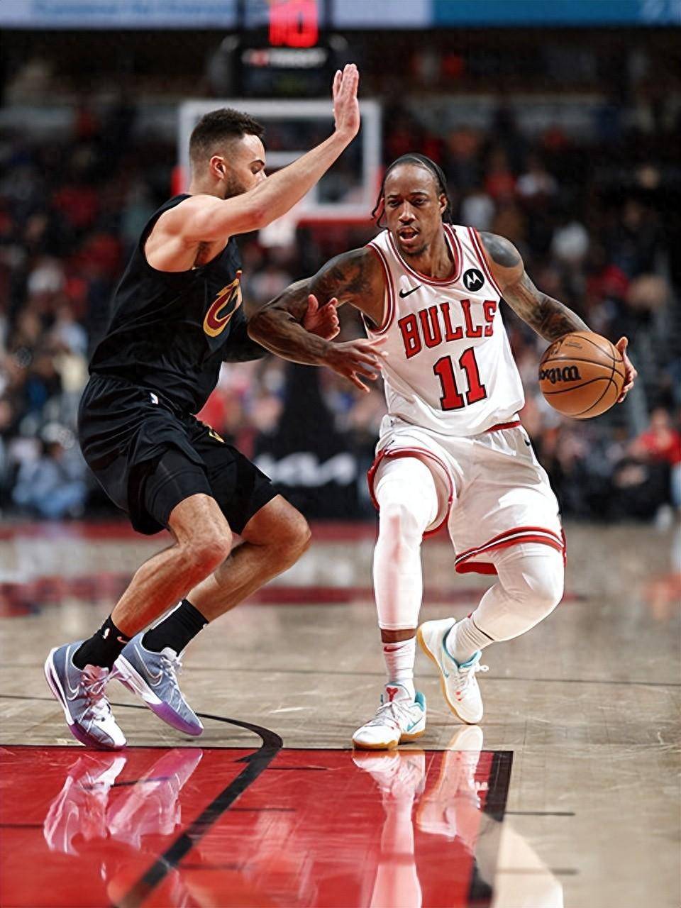 爱游戏体育-加时末段芝加哥公牛战术微调——NBA季后赛节点到来，赛场秩序良好，年轻球员得到机会-爱游戏体育